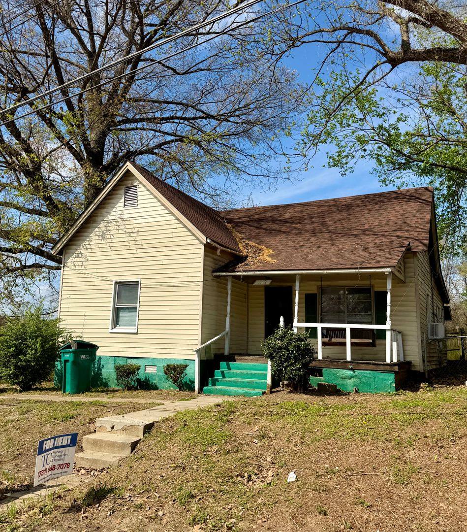 House for rent at 207 S Hays Ave, Jackson, TN 38301