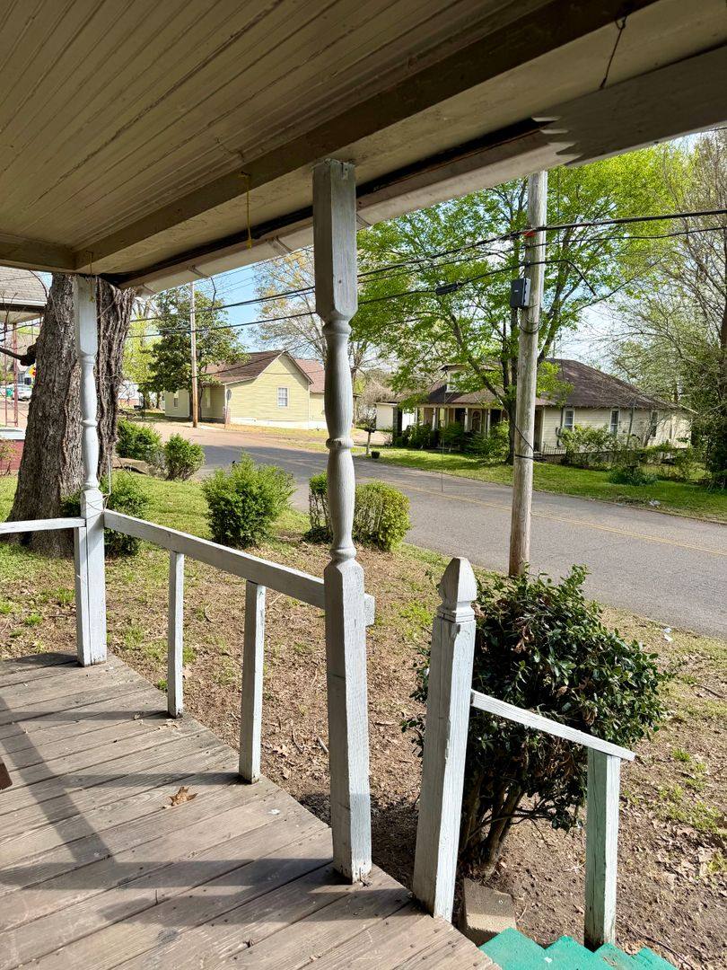 House for rent at 207 S Hays Ave, Jackson, TN 38301