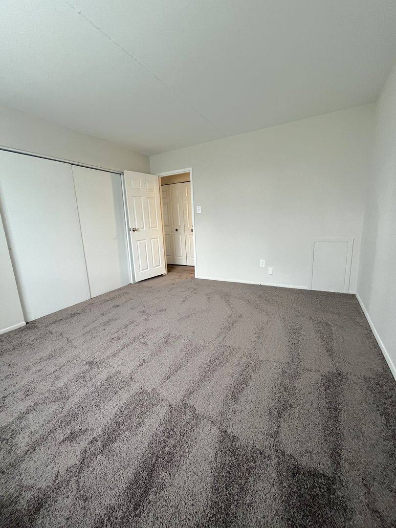 Apartment for rent at 100 Shadeland Ave, Drexel Hill, PA 19026