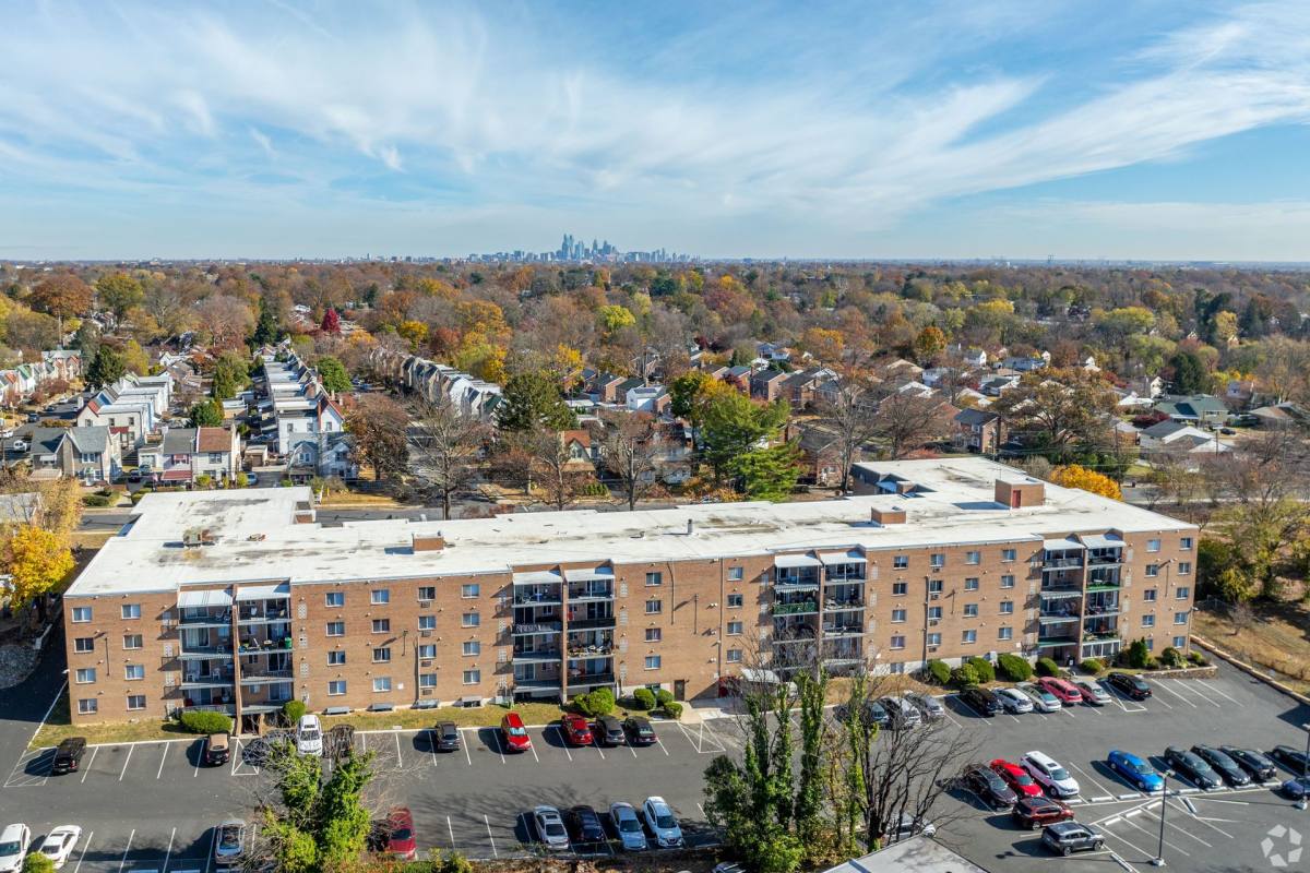 Apartment for rent at 100 Shadeland Ave, Drexel Hill, PA 19026