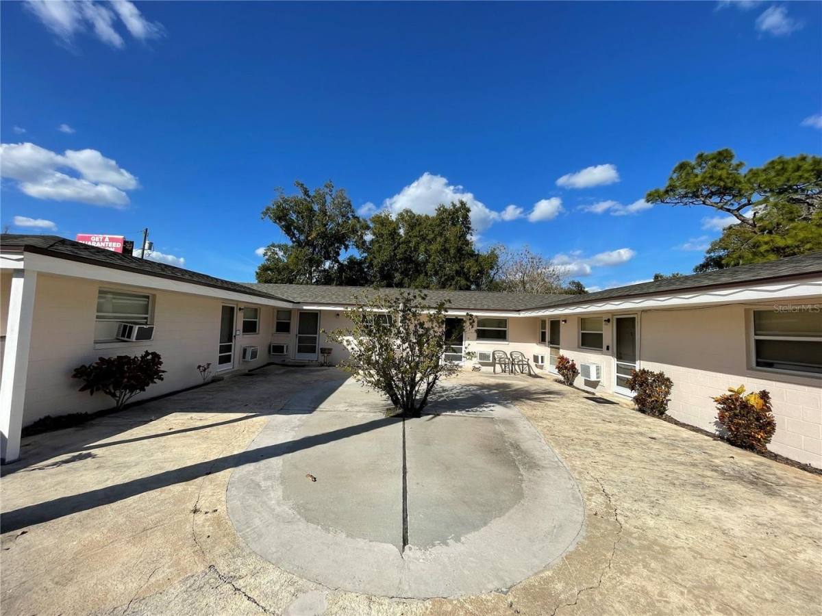 Apartment for rent at 1031 Royal Palm Ave, Orlando, FL 32809