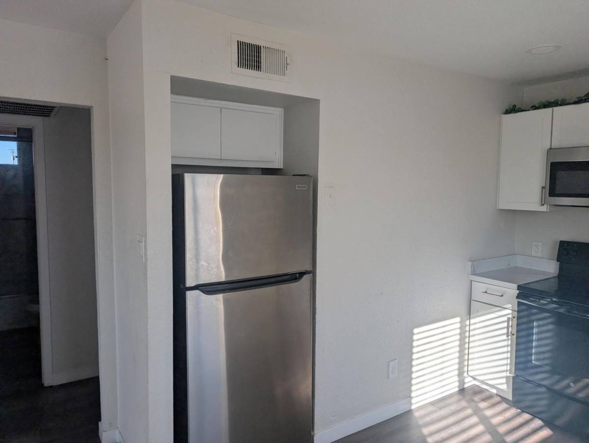 Apartment for rent at 7160 N 53rd Ave, Glendale, AZ 85301