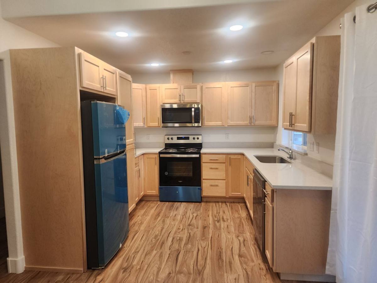 Apartment for rent at 115 117 119 121 & 135 137 139 141 NE Pine St, Madras, OR 97741