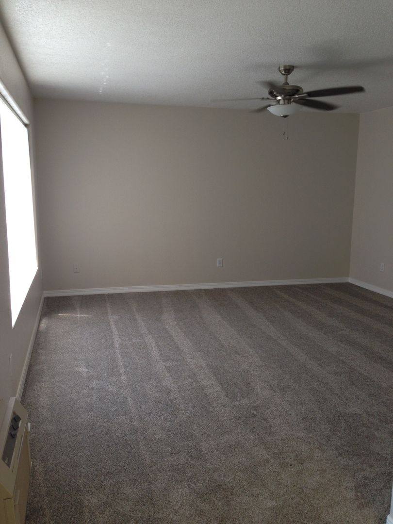 Apartment for rent at 115 117 119 121 & 135 137 139 141 NE Pine St, Madras, OR 97741
