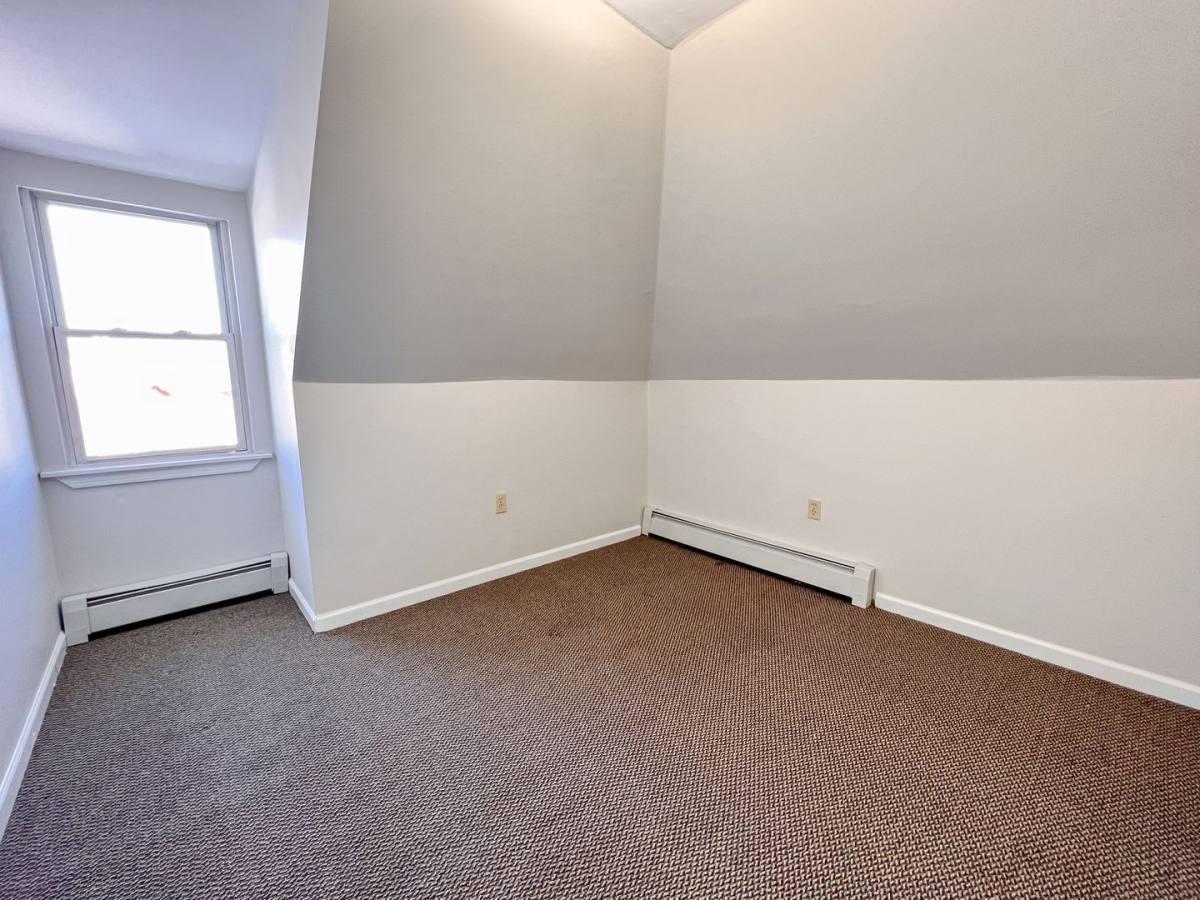 Apartment for rent at 207 Wethersfield Ave, Hartford, CT 06114