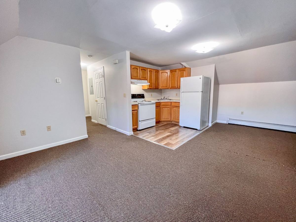 Apartment for rent at 207 Wethersfield Ave, Hartford, CT 06114