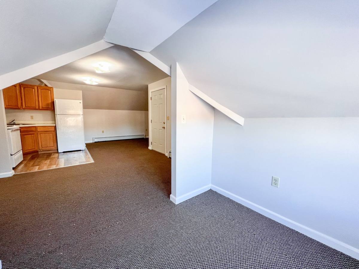 Apartment for rent at 207 Wethersfield Ave, Hartford, CT 06114
