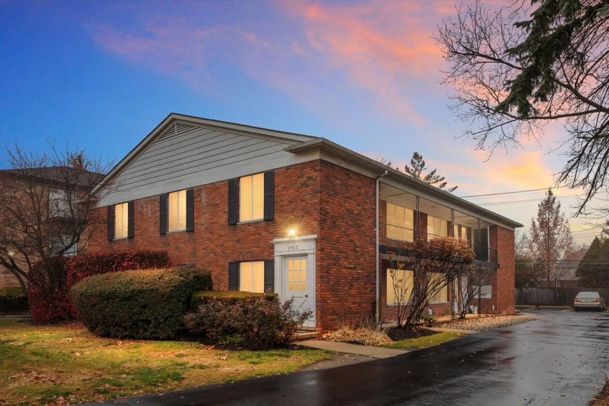 Apartment for rent at 2567 E Maple Rd, Birmingham, MI 48009