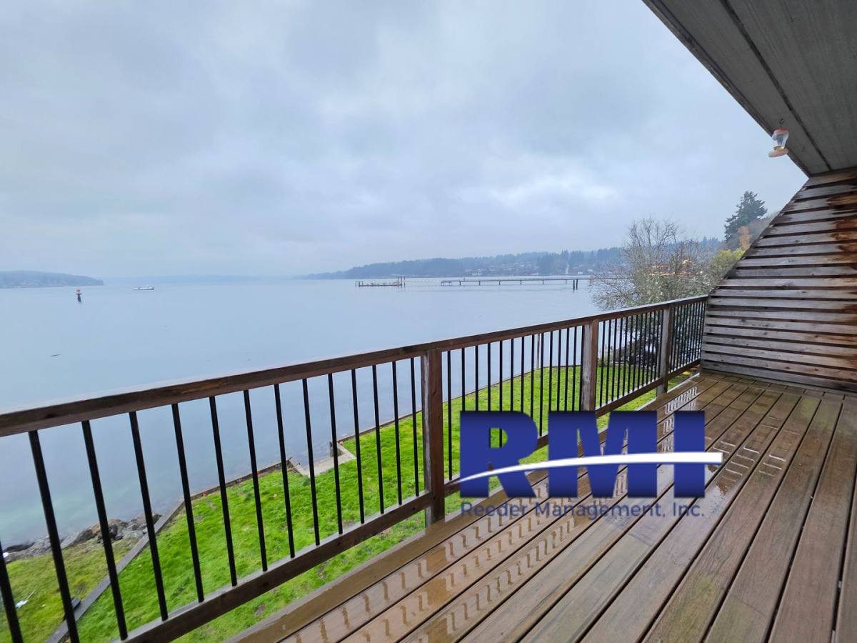 Apartment for rent at 1833 Bay St, Port Orchard, WA 98366