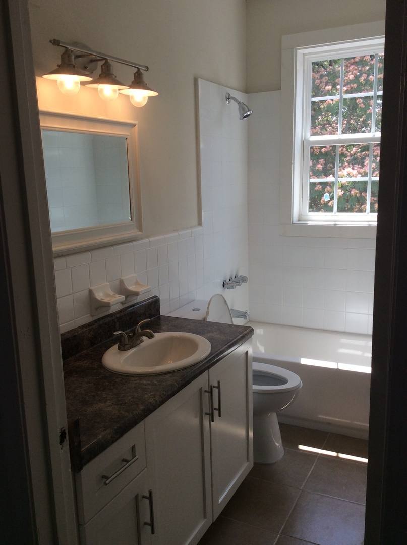 Apartment for rent at 565 Langhorn St, Atlanta, GA 30310