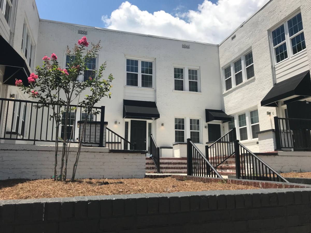 Apartment for rent at 565 Langhorn St, Atlanta, GA 30310