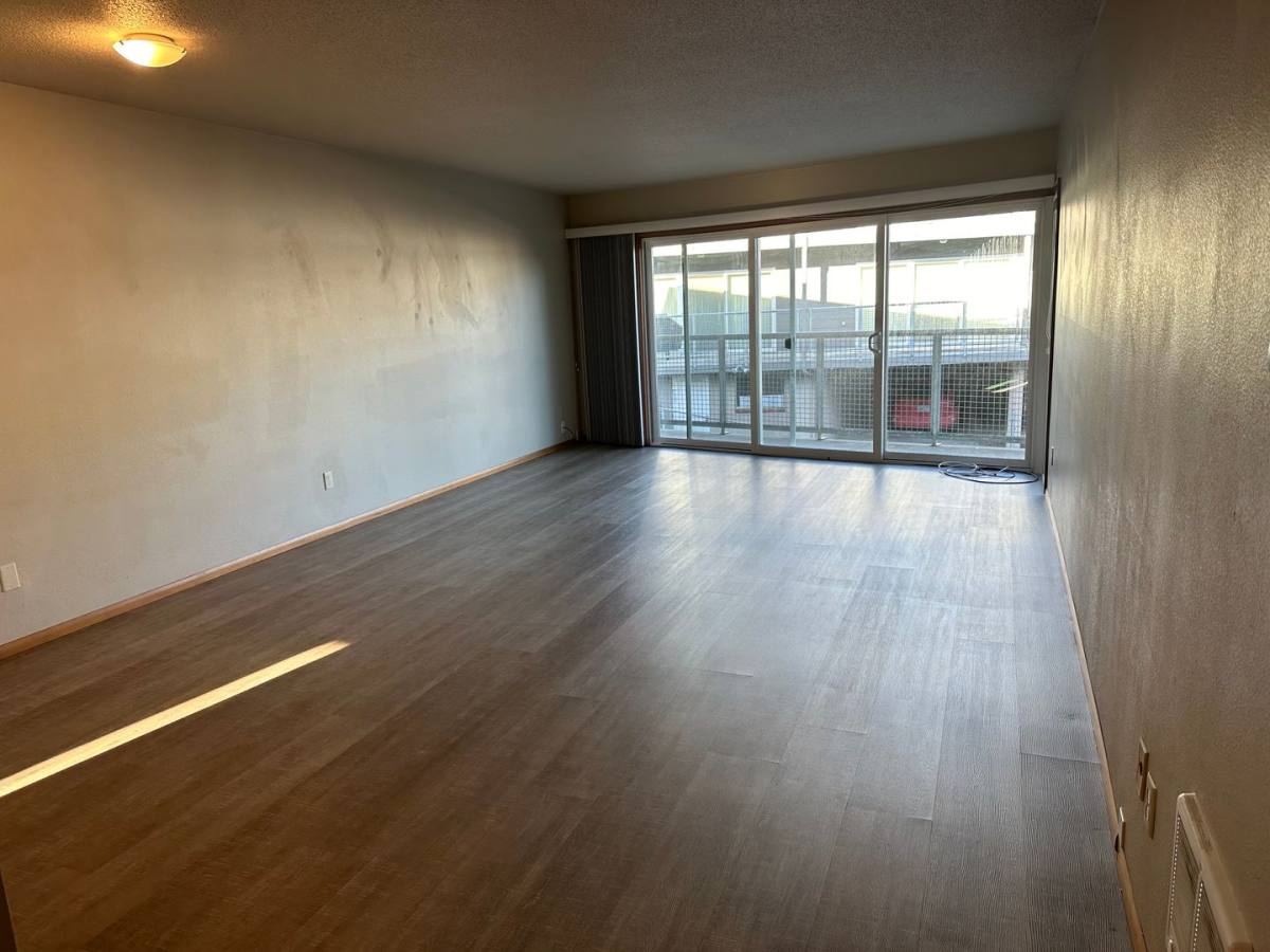Apartment for rent at 1566-76 Irving Ave, Astoria, OR 97103