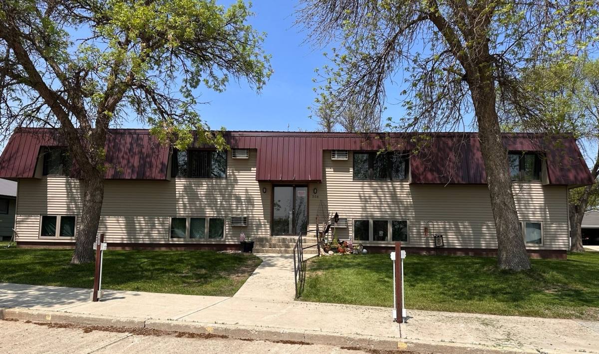 Apartment for rent at 902 & 904 9th St, Britton, SD 57430