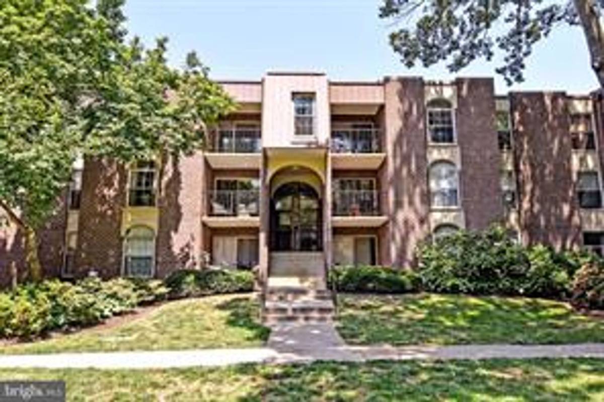 Apartment for rent at 3302 Woodburn Village Dr #23, Annandale, VA 22003