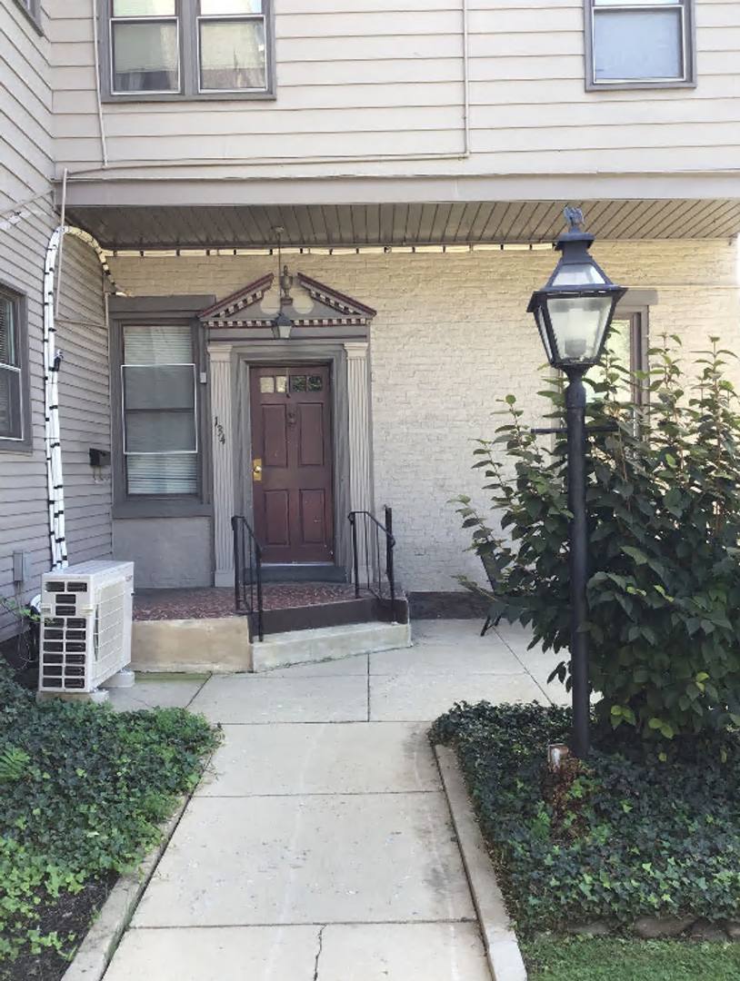 Apartment for rent at 134 E Queen St, Chambersburg, PA 17201