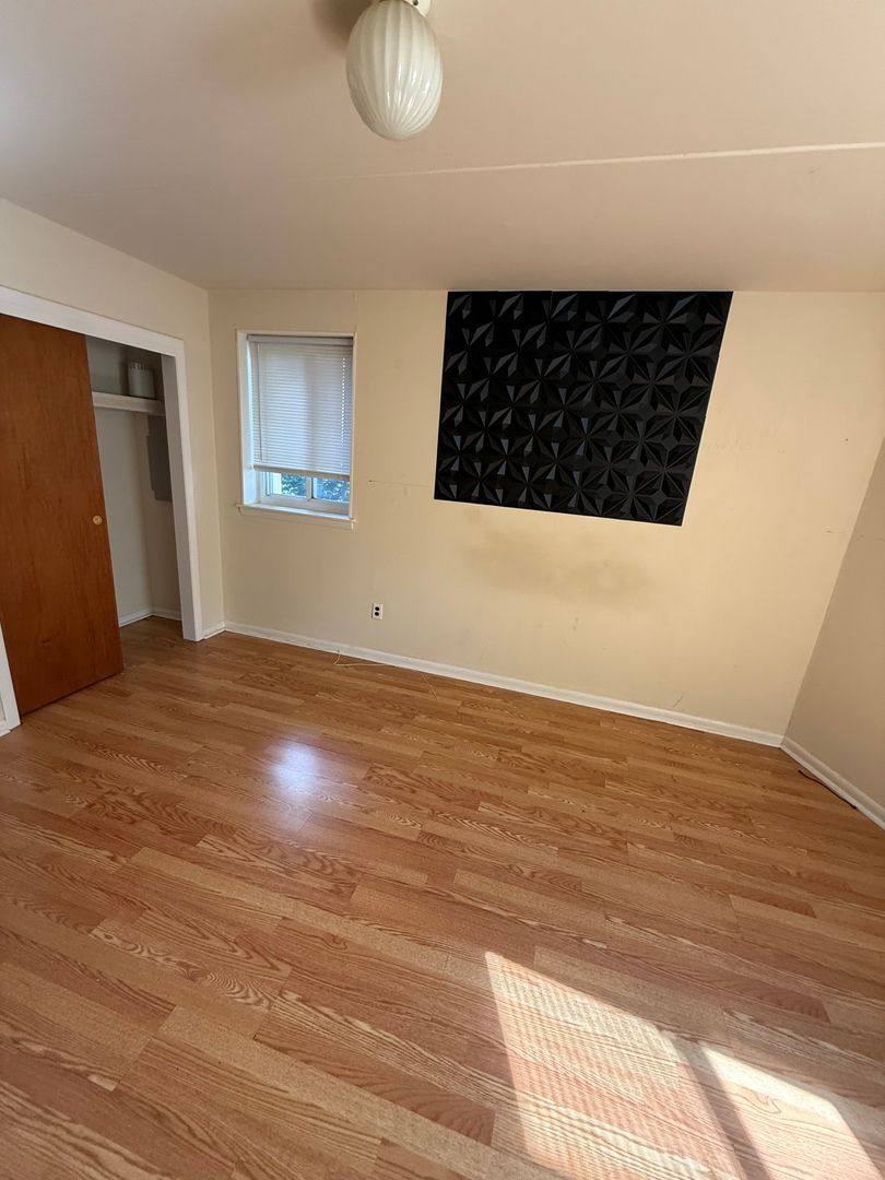 Apartment for rent at 139 S State Rd, Upper Darby, PA 19082