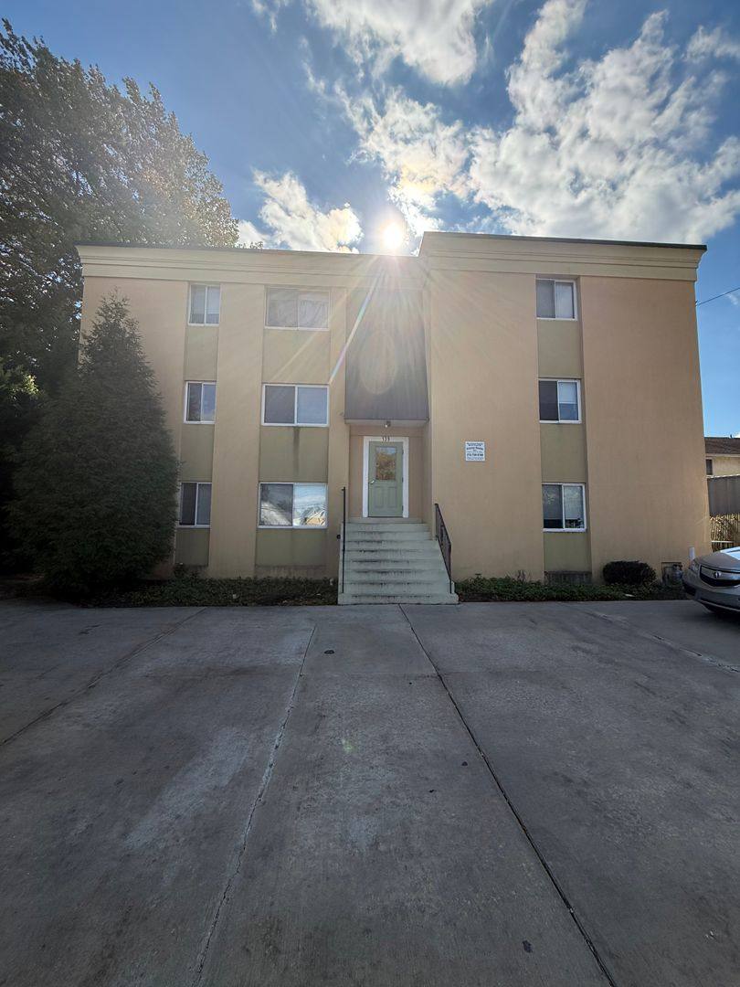 Apartment for rent at 139 S State Rd, Upper Darby, PA 19082