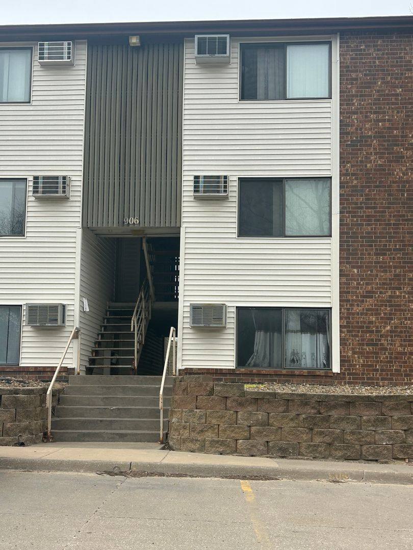 Condo for rent at 810 - 920 Benton Dr, Iowa City, IA 52246