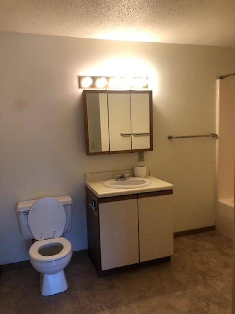 Condo for rent at 810 - 920 Benton Dr, Iowa City, IA 52246