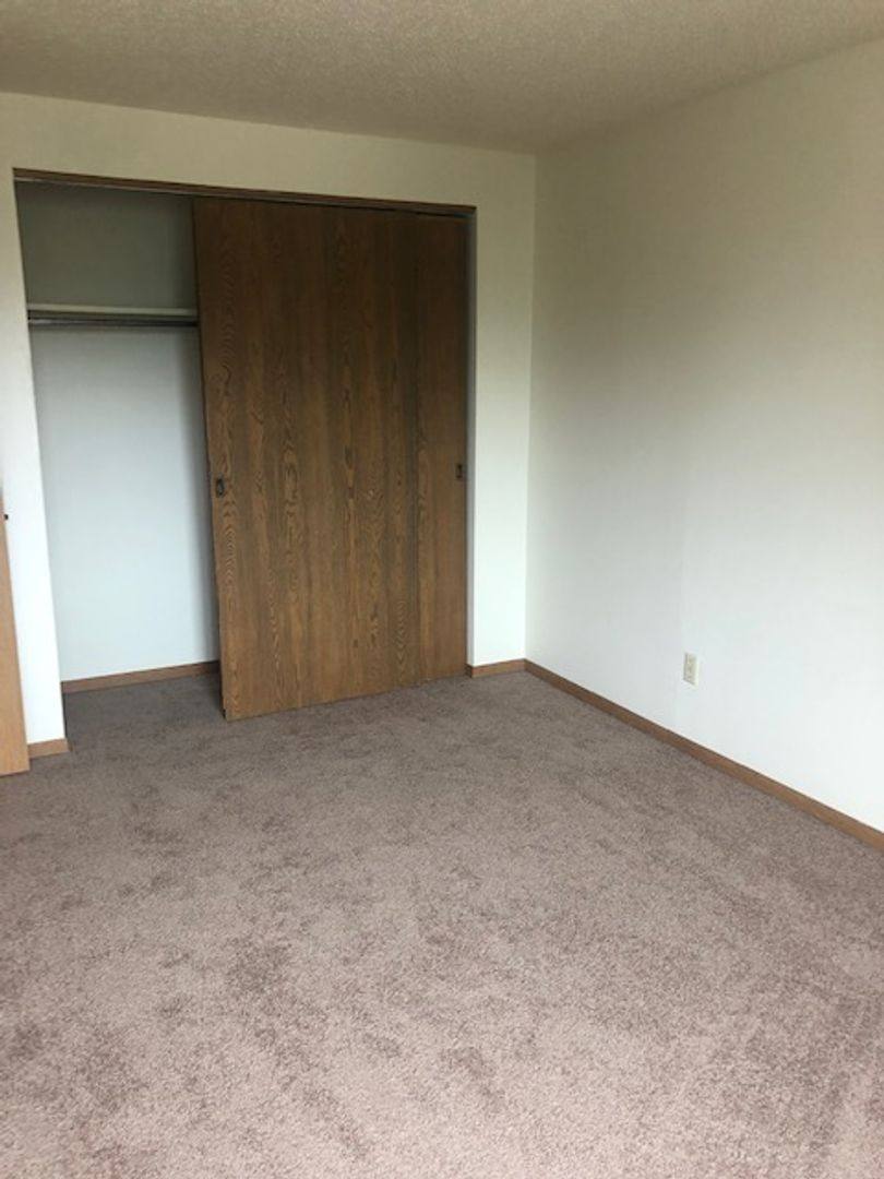 Condo for rent at 810 - 920 Benton Dr, Iowa City, IA 52246