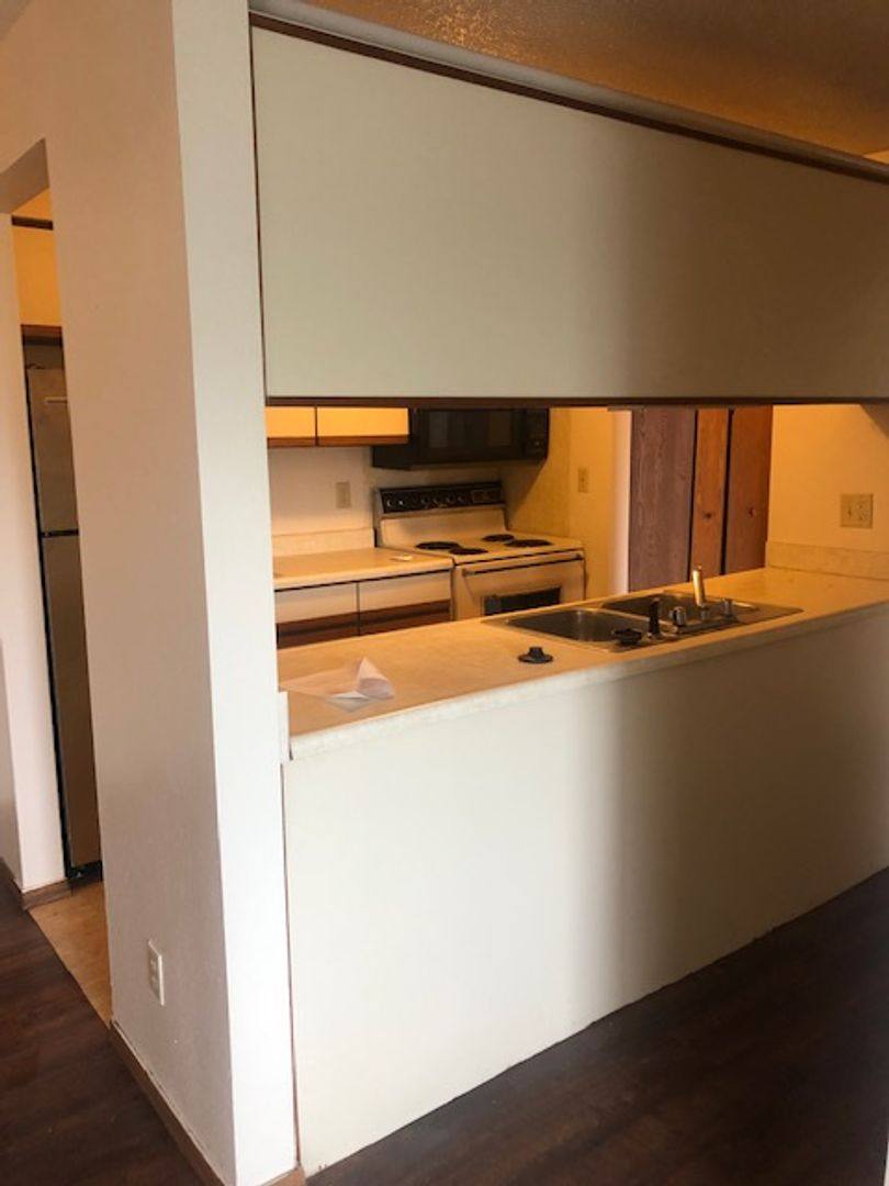 Condo for rent at 810 - 920 Benton Dr, Iowa City, IA 52246