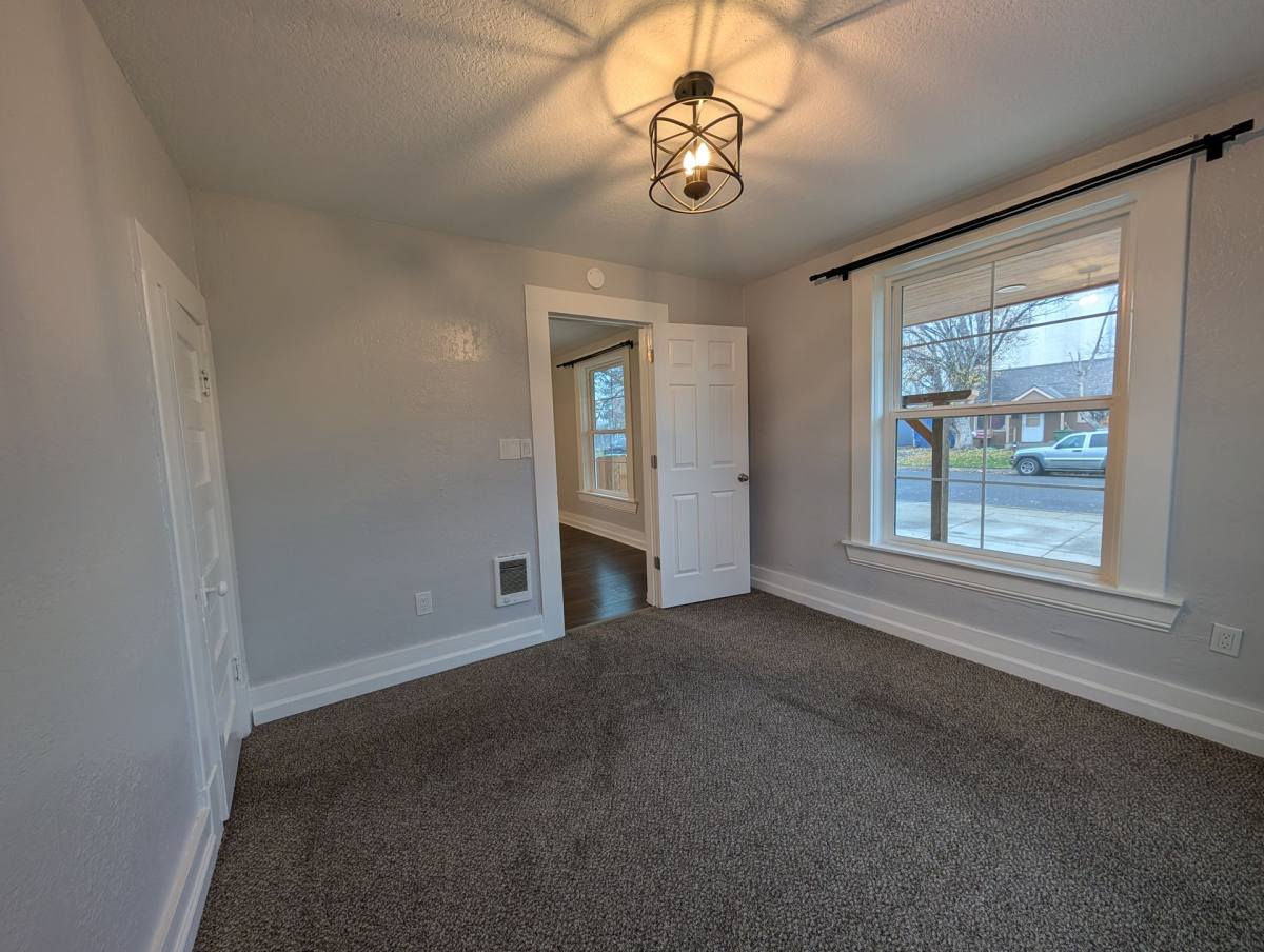 Townhouse for rent at 611 Ward St, Milton Freewater, OR 97862
