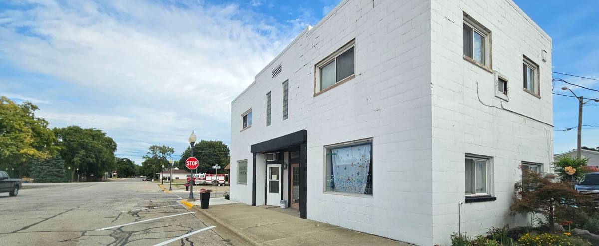 Apartment for rent at 102 N Main St, Minier, IL 61759