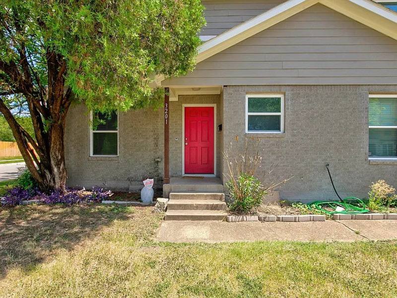 House for rent at 3201 Forest Park Blvd, Fort Worth, TX 76110