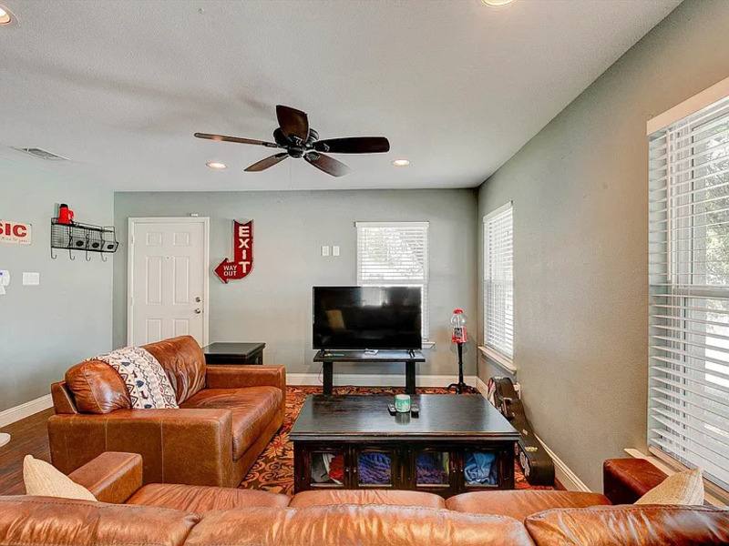 House for rent at 3201 Forest Park Blvd, Fort Worth, TX 76110