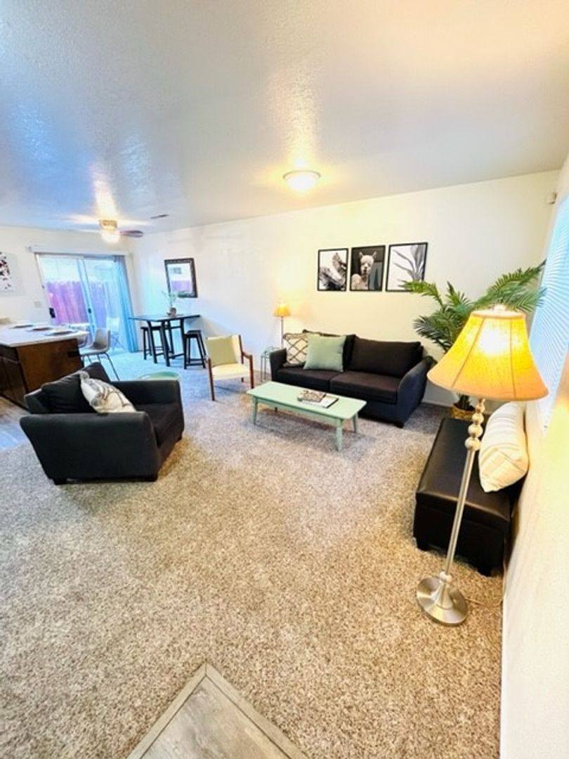 Townhouse for rent at 642 W 1st Ave, Chico, CA 95926