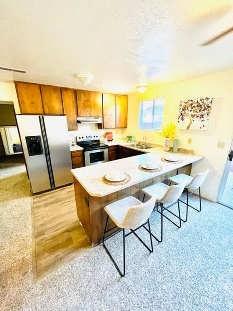 Townhouse for rent at 642 W 1st Ave, Chico, CA 95926