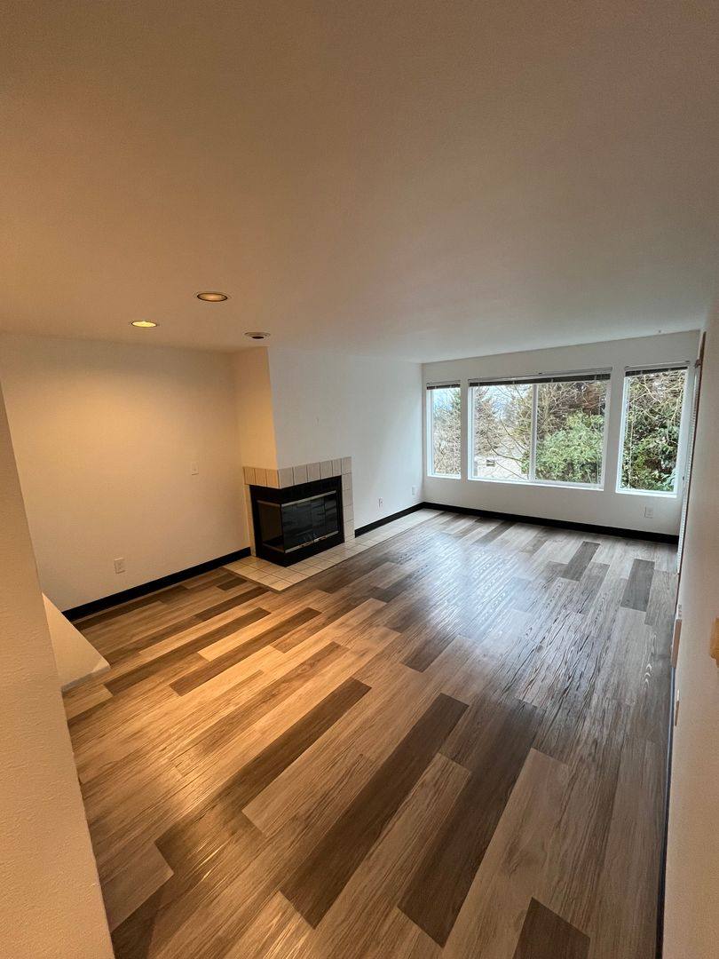 Apartment for rent at 11749 Greenwood Ave N, Seattle, WA 98133