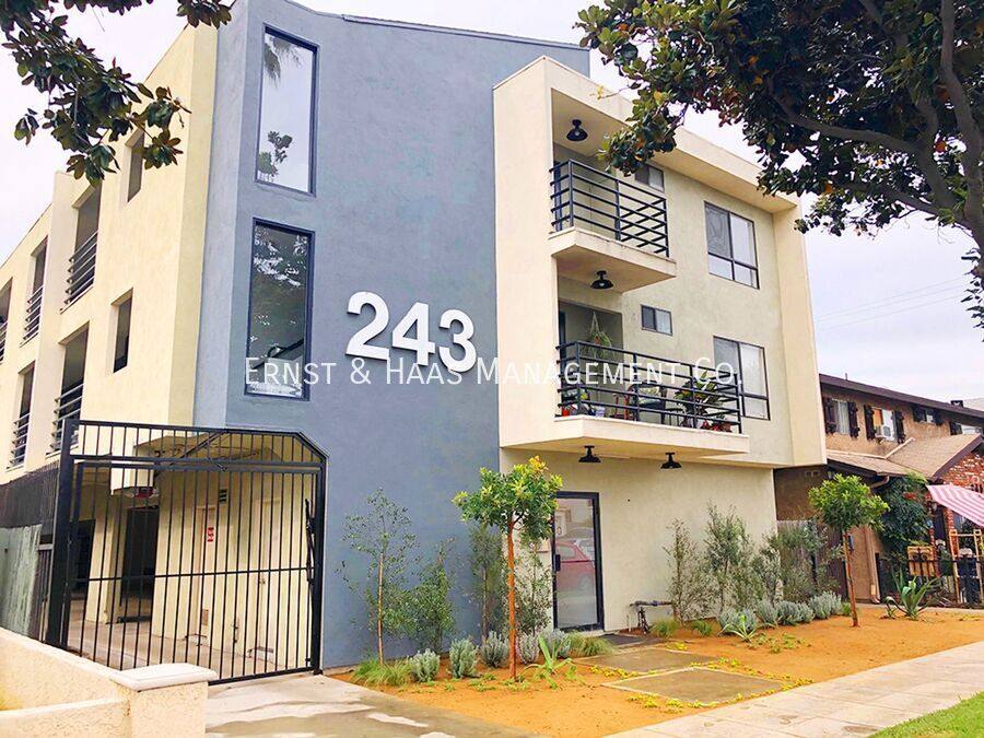 Apartment for rent at 243 Temple Ave #9, Long Beach, CA 90803