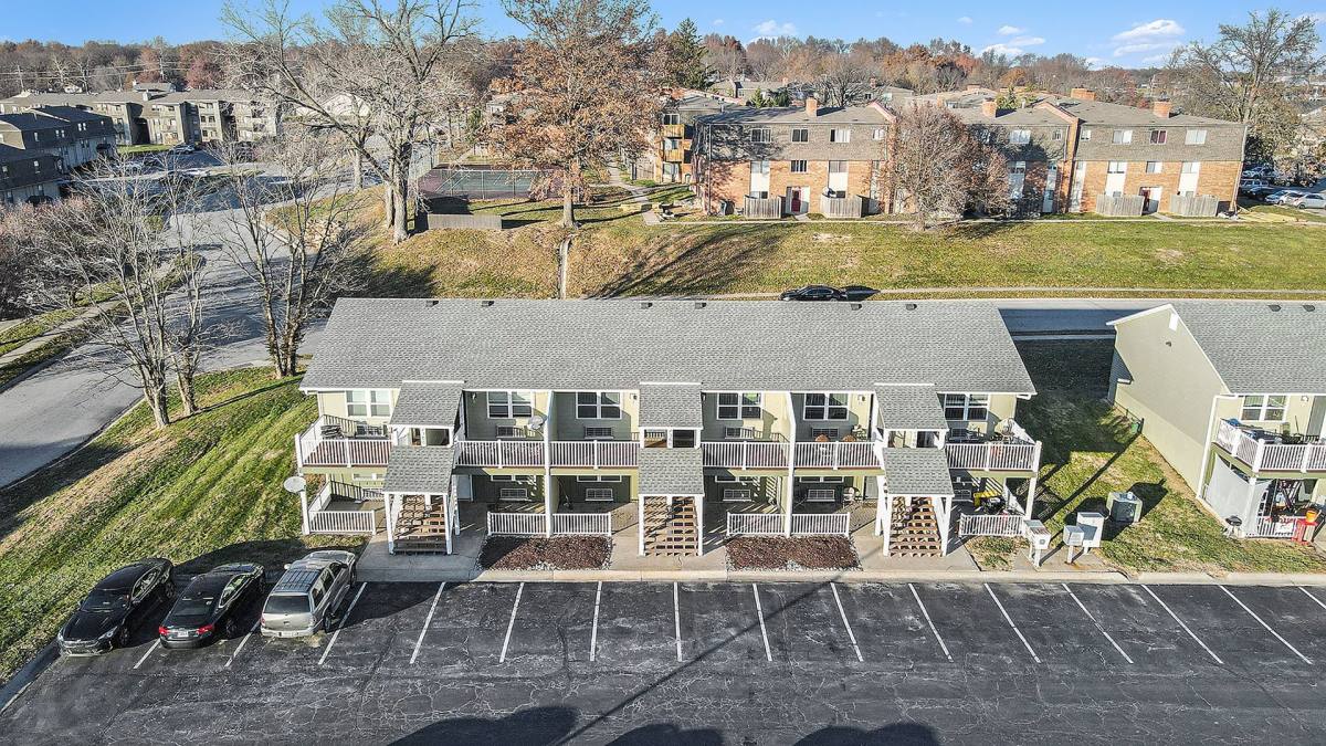 Apartment for rent at 2300 NE 70th St, Kansas City, MO 64118