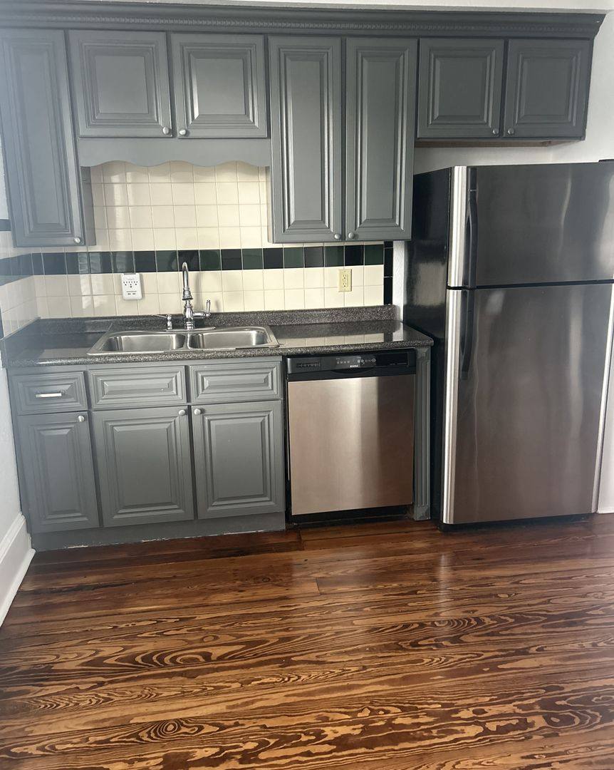 Apartment for rent at 614 E Gwinnett St, Savannah, GA 31404