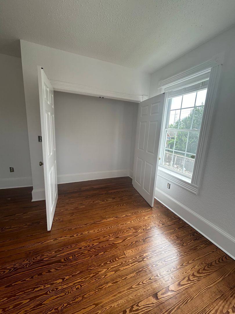 Apartment for rent at 614 E Gwinnett St, Savannah, GA 31404