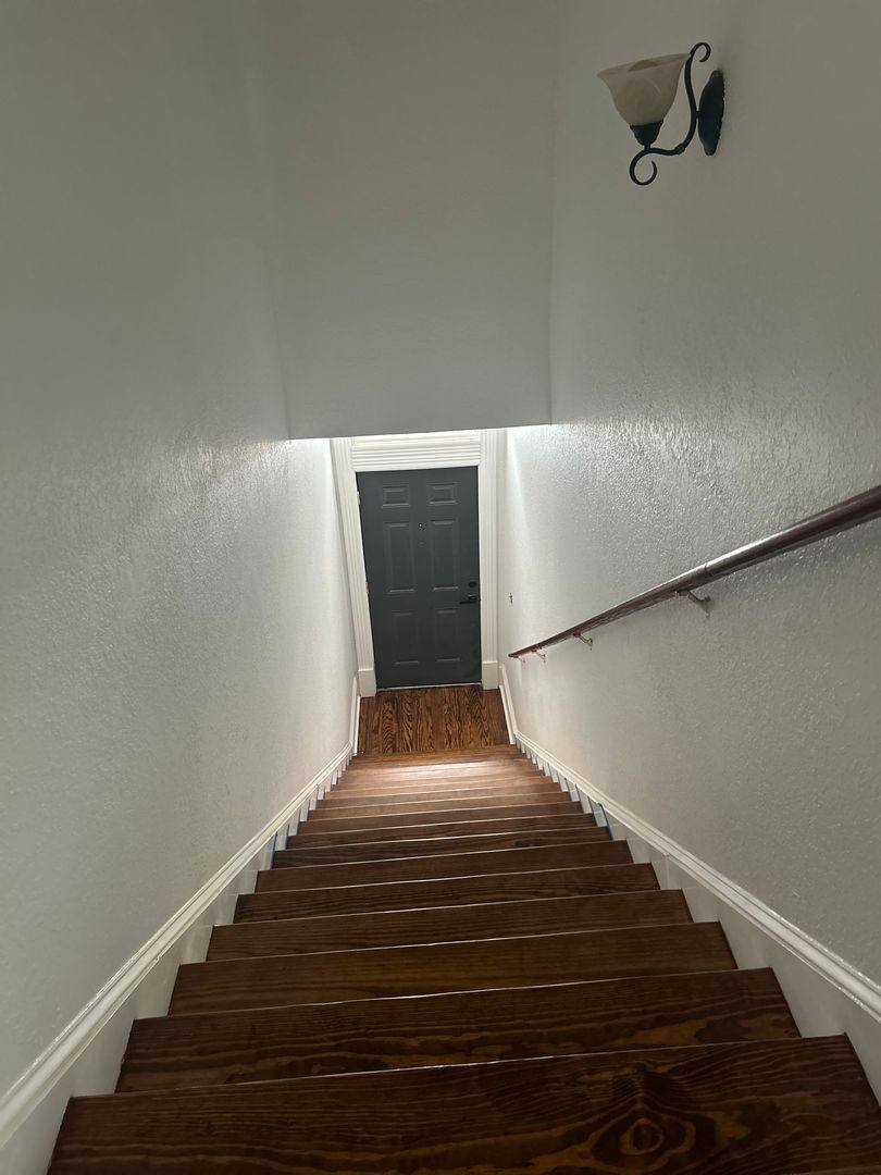 Apartment for rent at 614 E Gwinnett St, Savannah, GA 31404