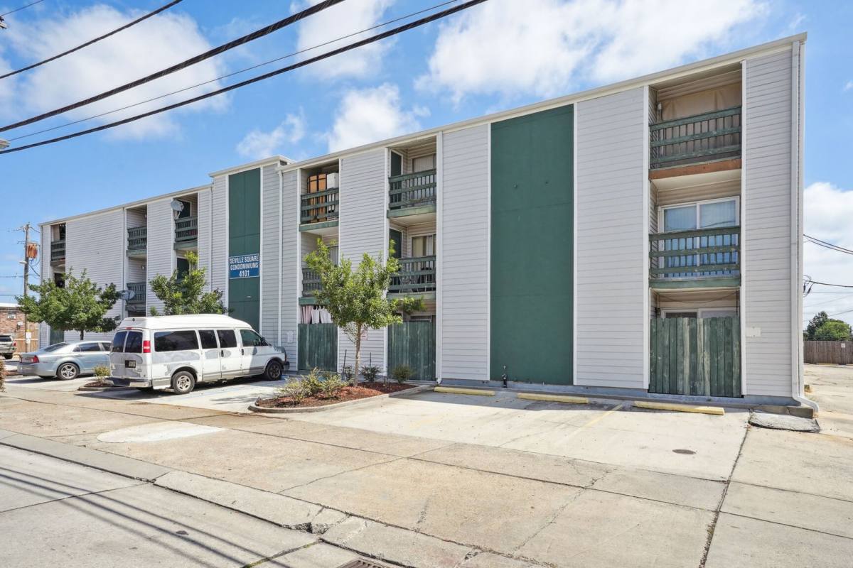 Condo for rent at 4101 Hessmer Ave, Metairie, LA 70002