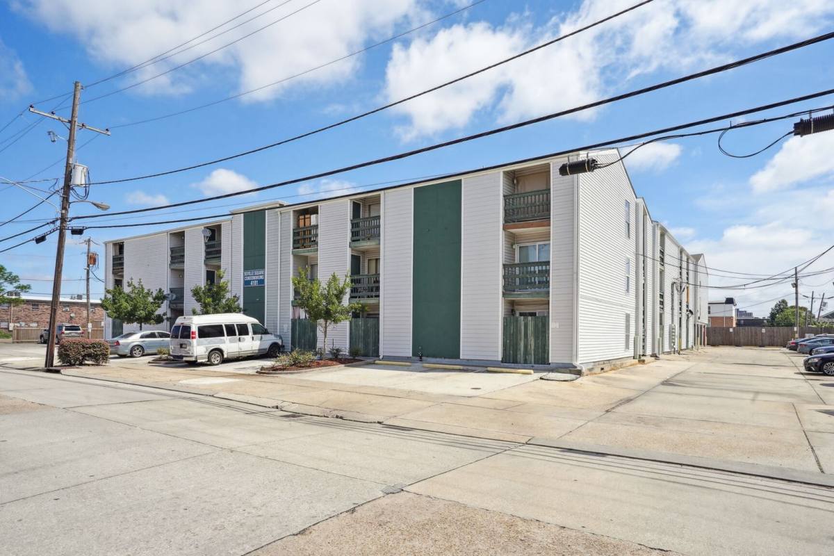 Condo for rent at 4101 Hessmer Ave, Metairie, LA 70002