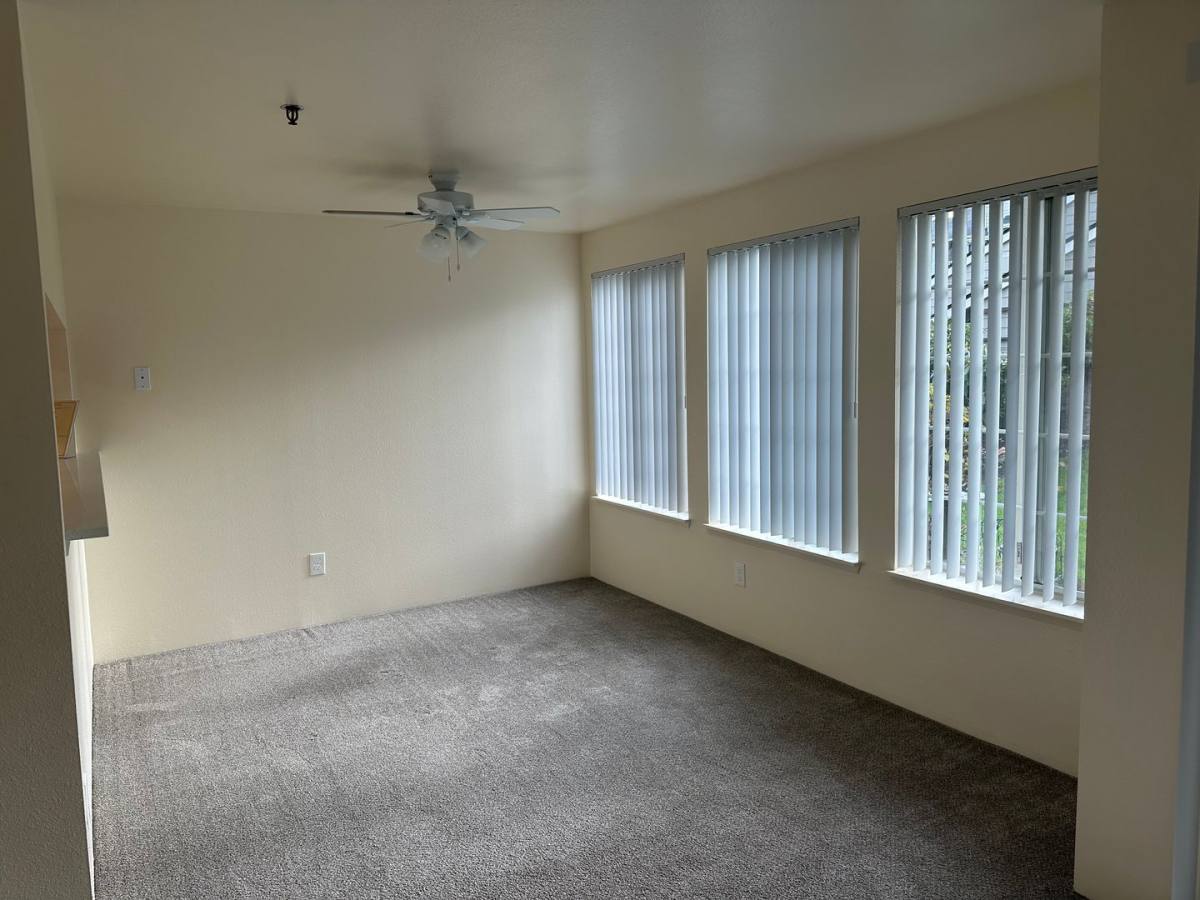 Apartment for rent at 17525 NE 40th St, Redmond, WA 98052