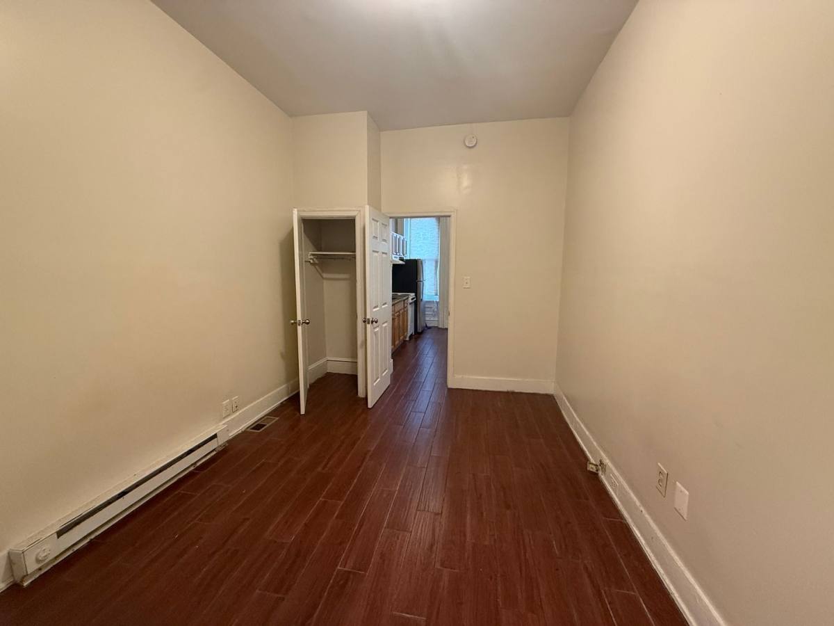 Apartment for rent at 1819 W Oxford St, Philadelphia, PA 19148