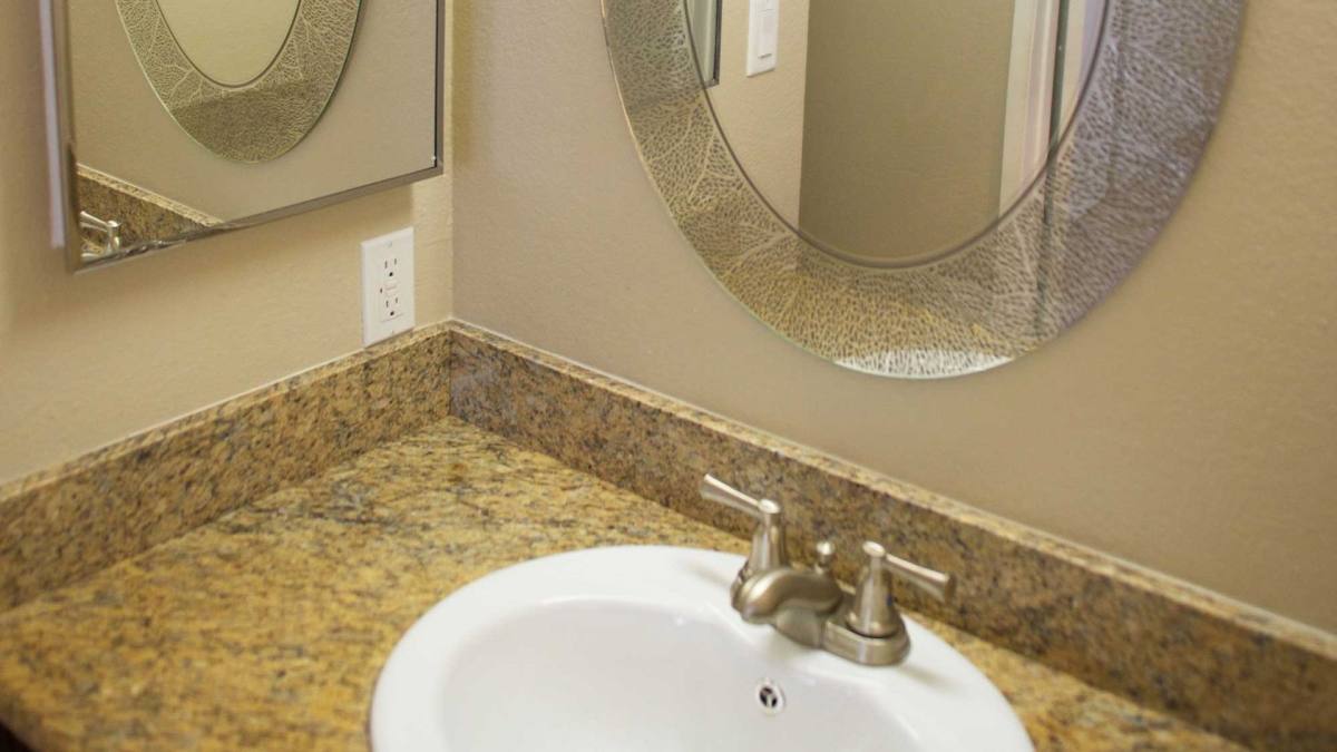 Apartment for rent at 425 N Lime Ave, Long Beach, CA 90802