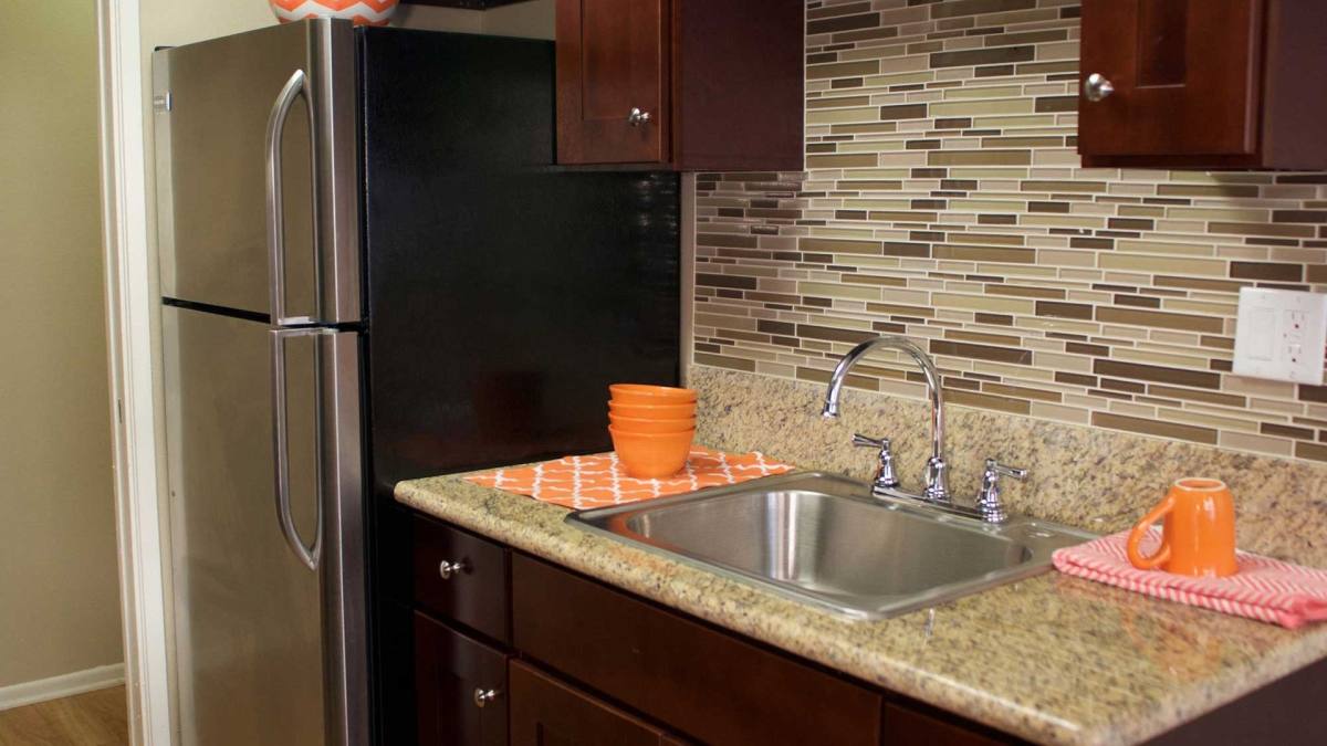 Apartment for rent at 425 N Lime Ave, Long Beach, CA 90802