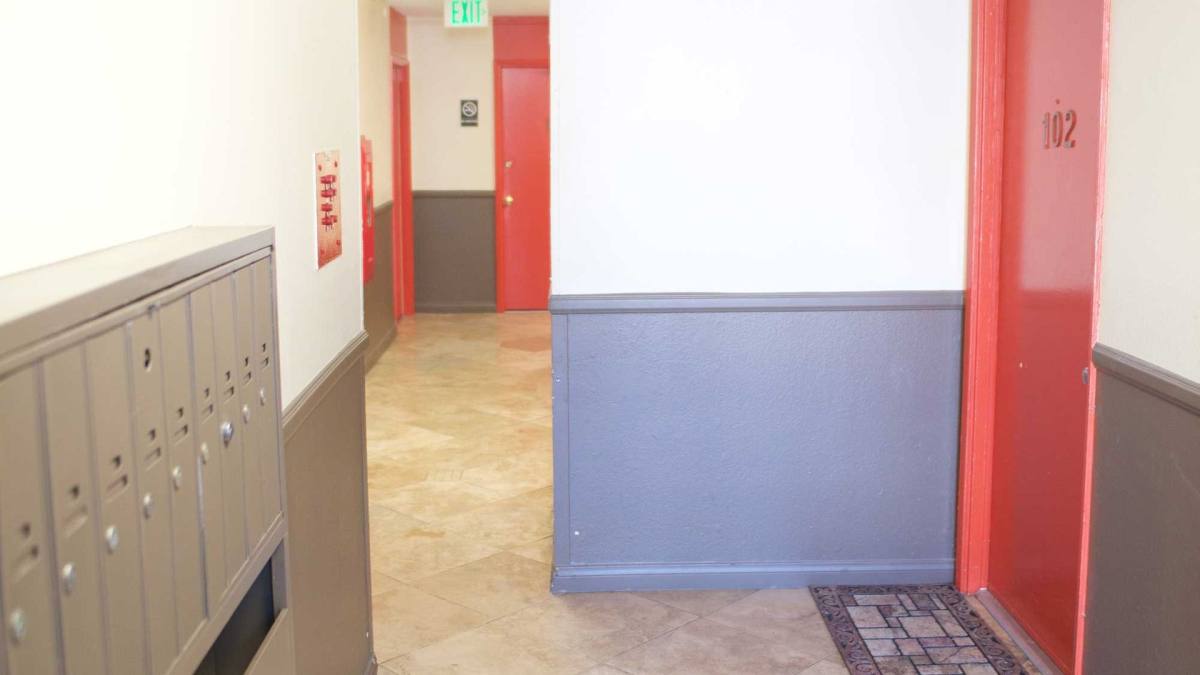Apartment for rent at 425 N Lime Ave, Long Beach, CA 90802