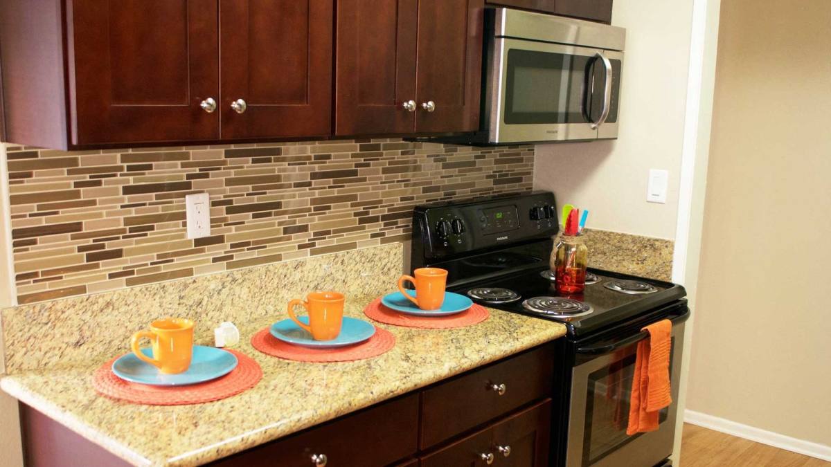Apartment for rent at 425 N Lime Ave, Long Beach, CA 90802