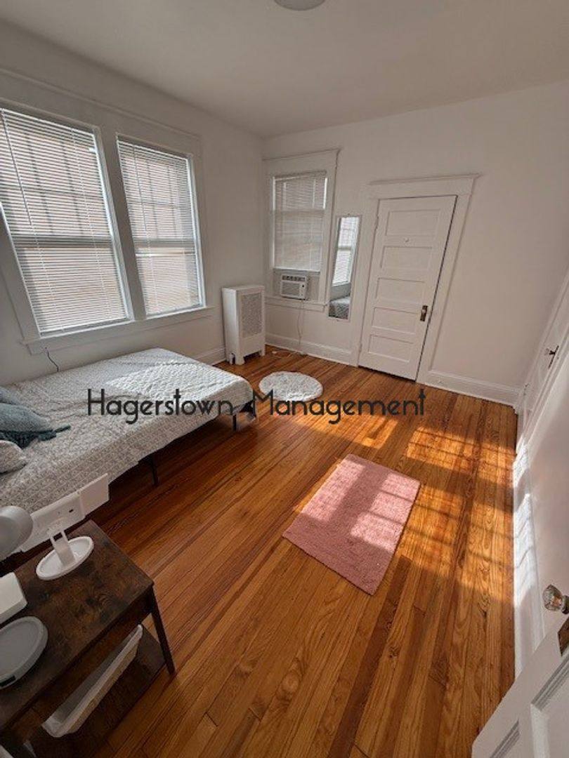 Apartment for rent at 1128 Hamilton Blvd, Hagerstown, MD 21742