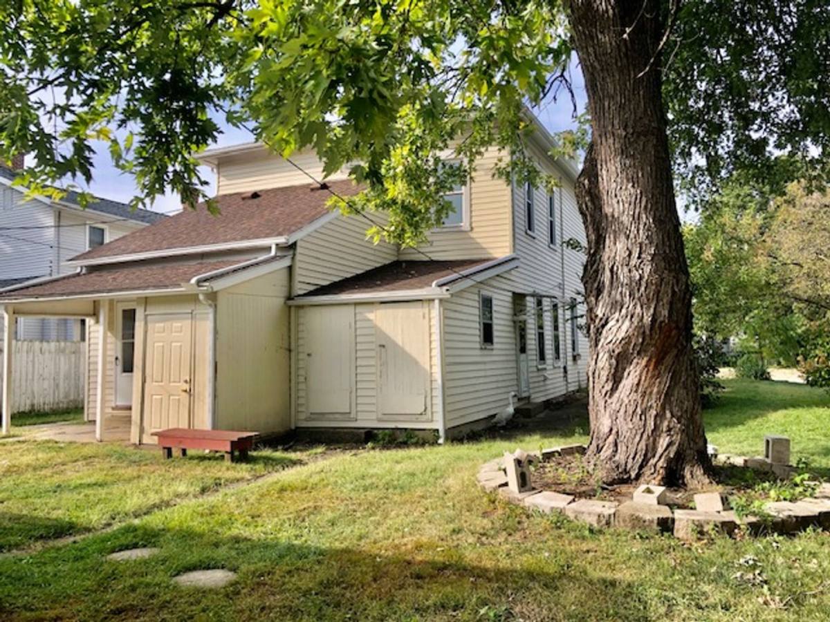 Apartment for rent at 548 E Pearl St, Miamisburg, OH 45342