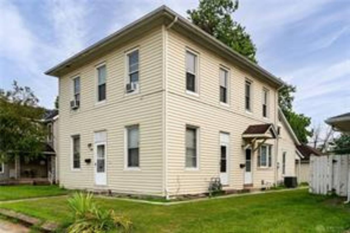 Apartment for rent at 548 E Pearl St, Miamisburg, OH 45342