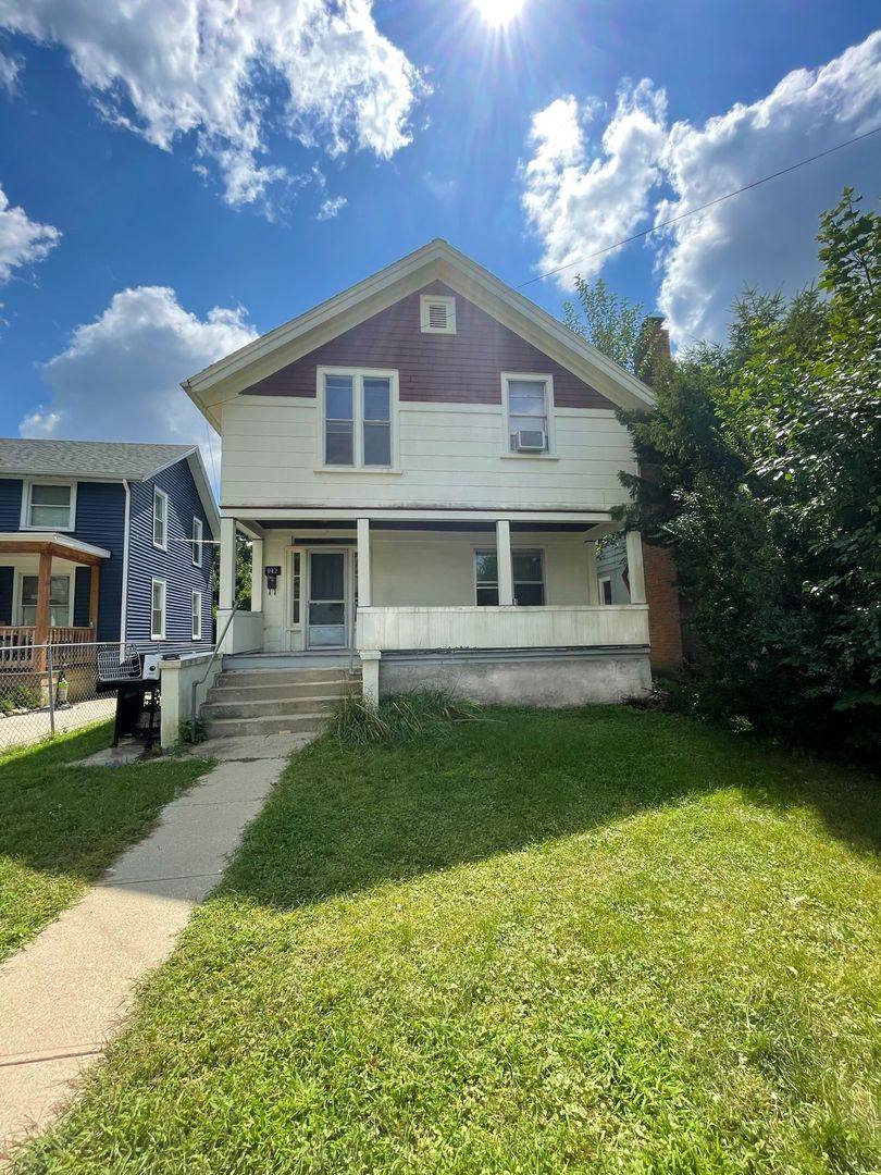 House for rent at 942 Woodlawn Ave, Ann Arbor, MI 48104