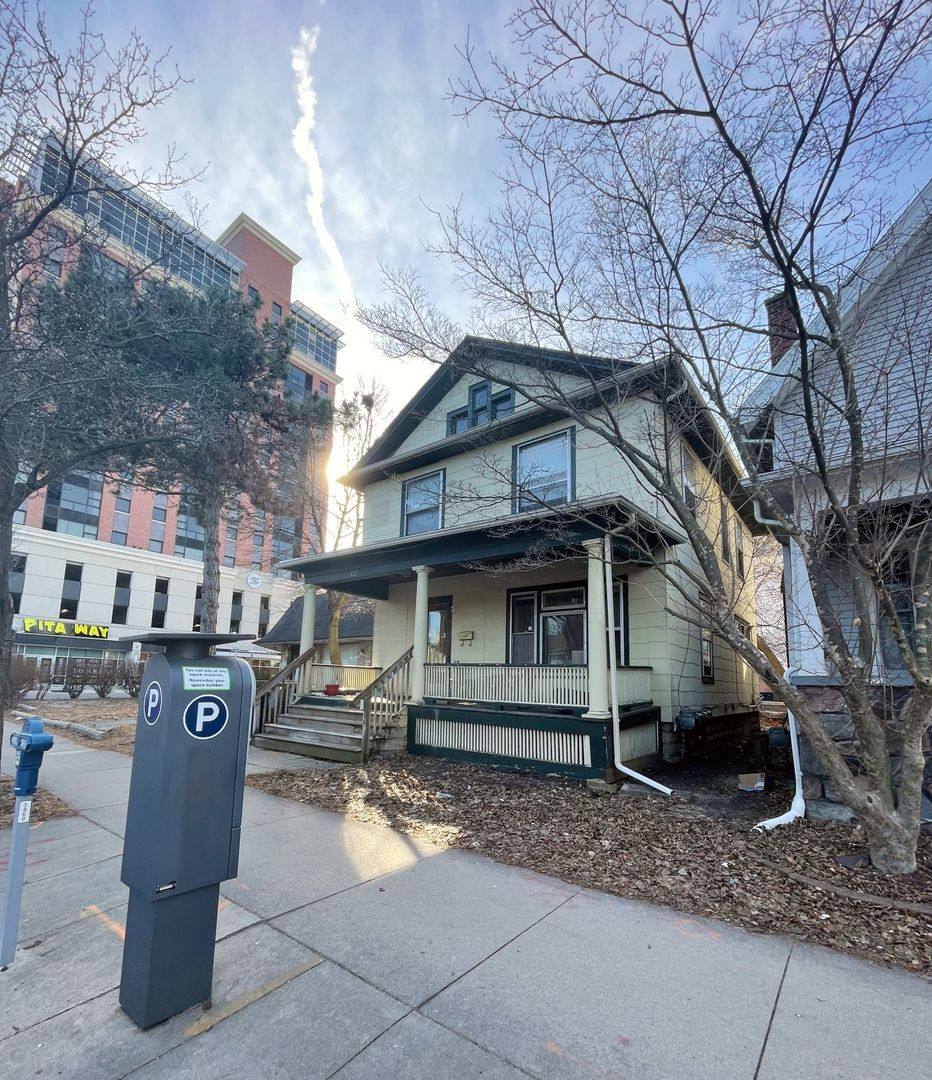 Apartment for rent at 412 Ewilliam St, Ann Arbor, MI 48104